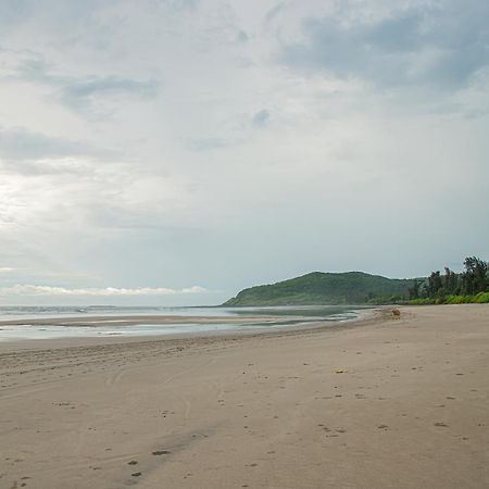 White Sand Beach Resort Kondivali Luaran gambar