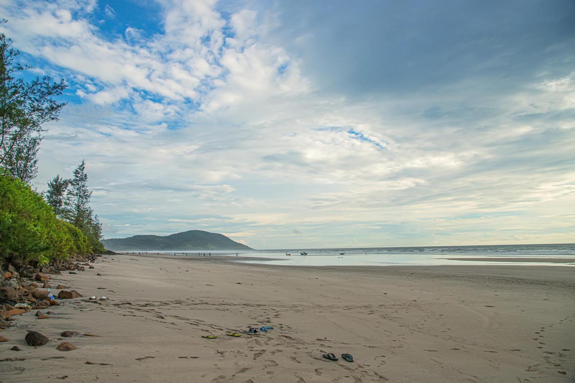 White Sand Beach Resort Kondivali Luaran gambar