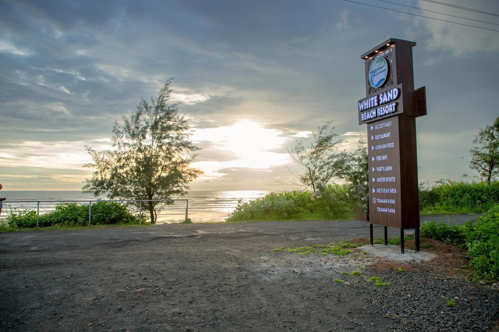 White Sand Beach Resort Kondivali Luaran gambar