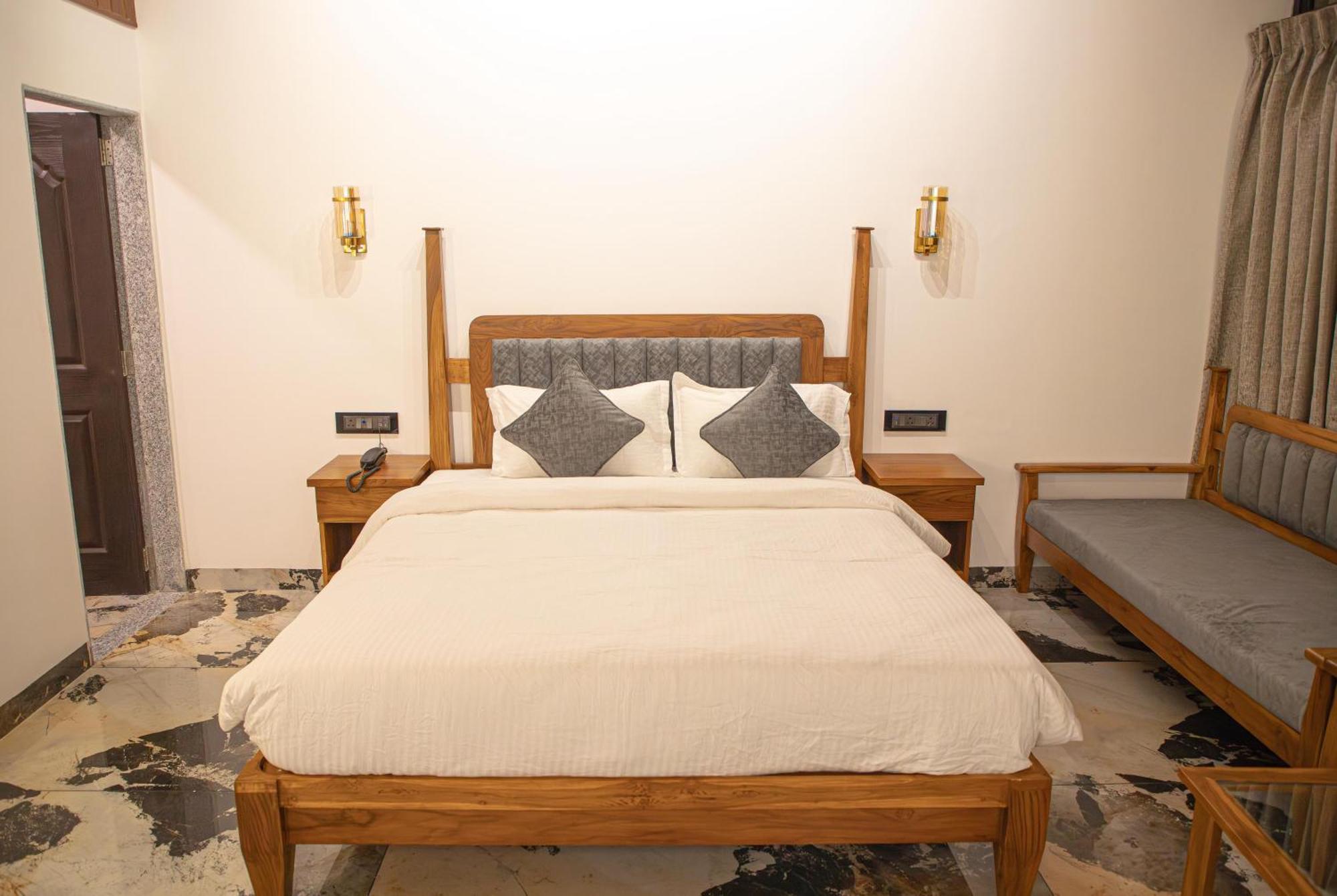 White Sand Beach Resort Kondivali Luaran gambar